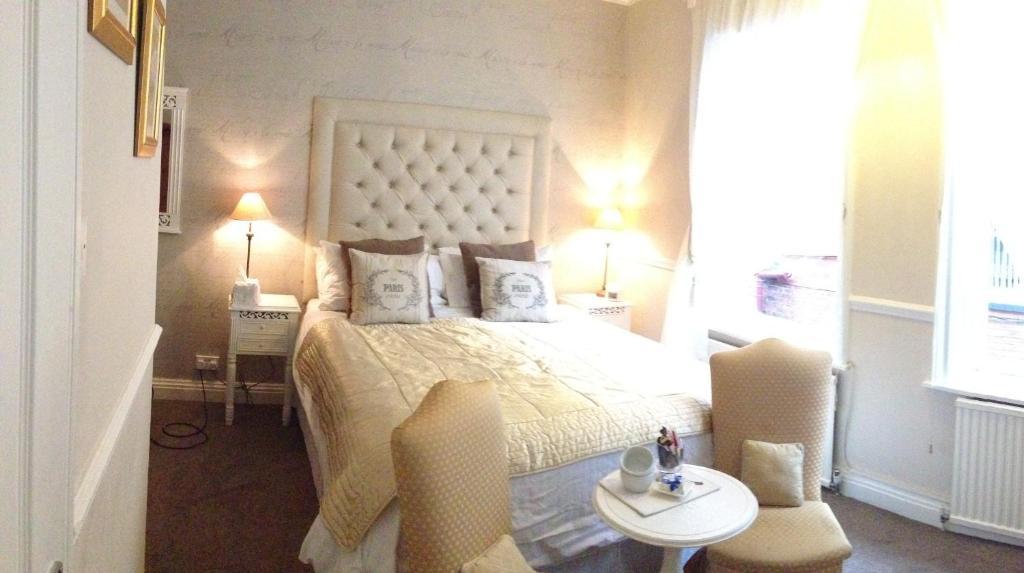 The Hollies Bed and Breakfast Fulford  Rum bild