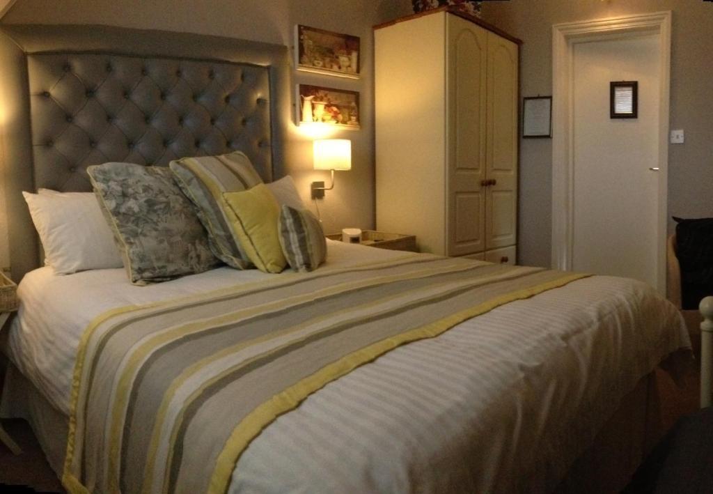 The Hollies Bed and Breakfast Fulford  Rum bild